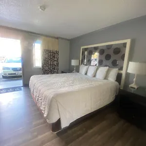 Motel Budget At The Heavenly Gondola